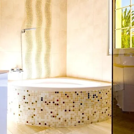 With 3 Bedrooms In With Wonderful Sea View Private Pool Enclosed Garden 100 M From The Beach Вилла Дения