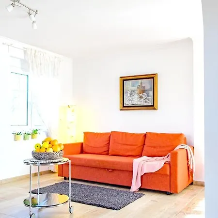 With 3 Bedrooms In With Wonderful Sea View Private Pool Enclosed Garden 100 M From The Beach
